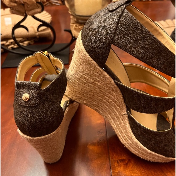 MICHAEL KORS WEDGE - Picture 1 of 2
